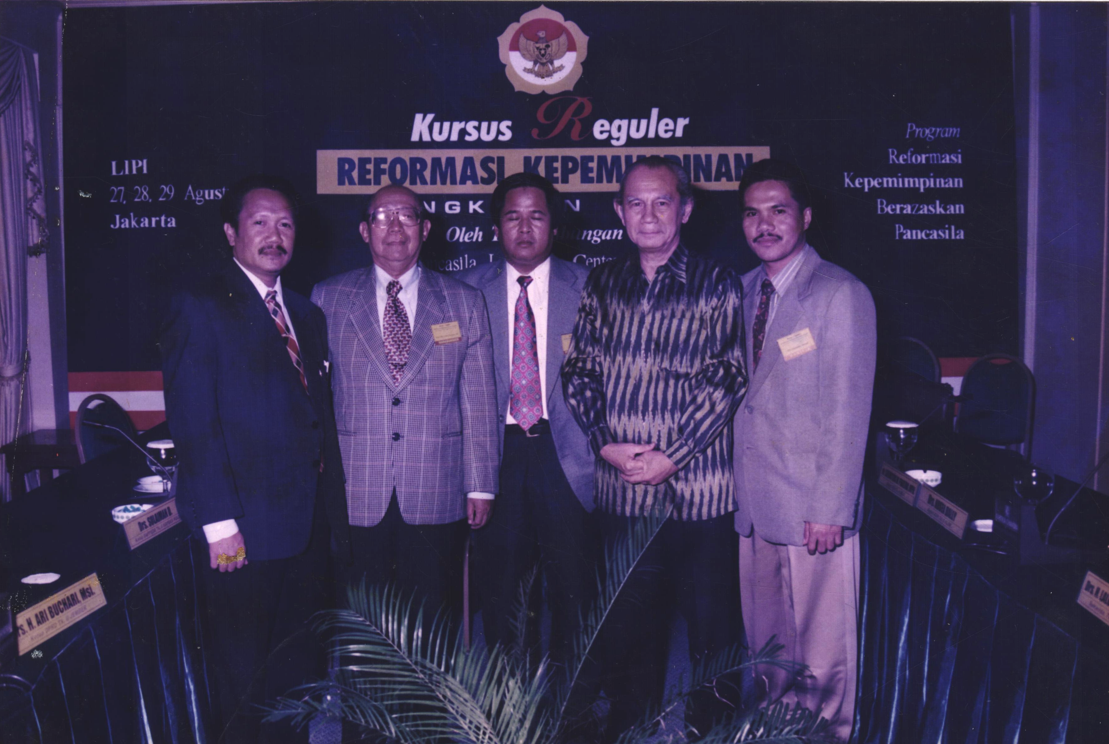 Kursus Reguler Reformasi Kepemimpinan LIPI 2004